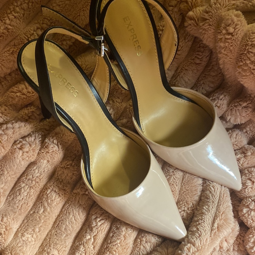 Express heels like new size 6 🖤👡👡